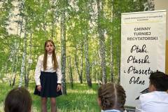 Zwyciezczyni-konkursu-w-kategorii-klas-IV-VI-Hanna-Olejniczak-recytujaca-wiersz